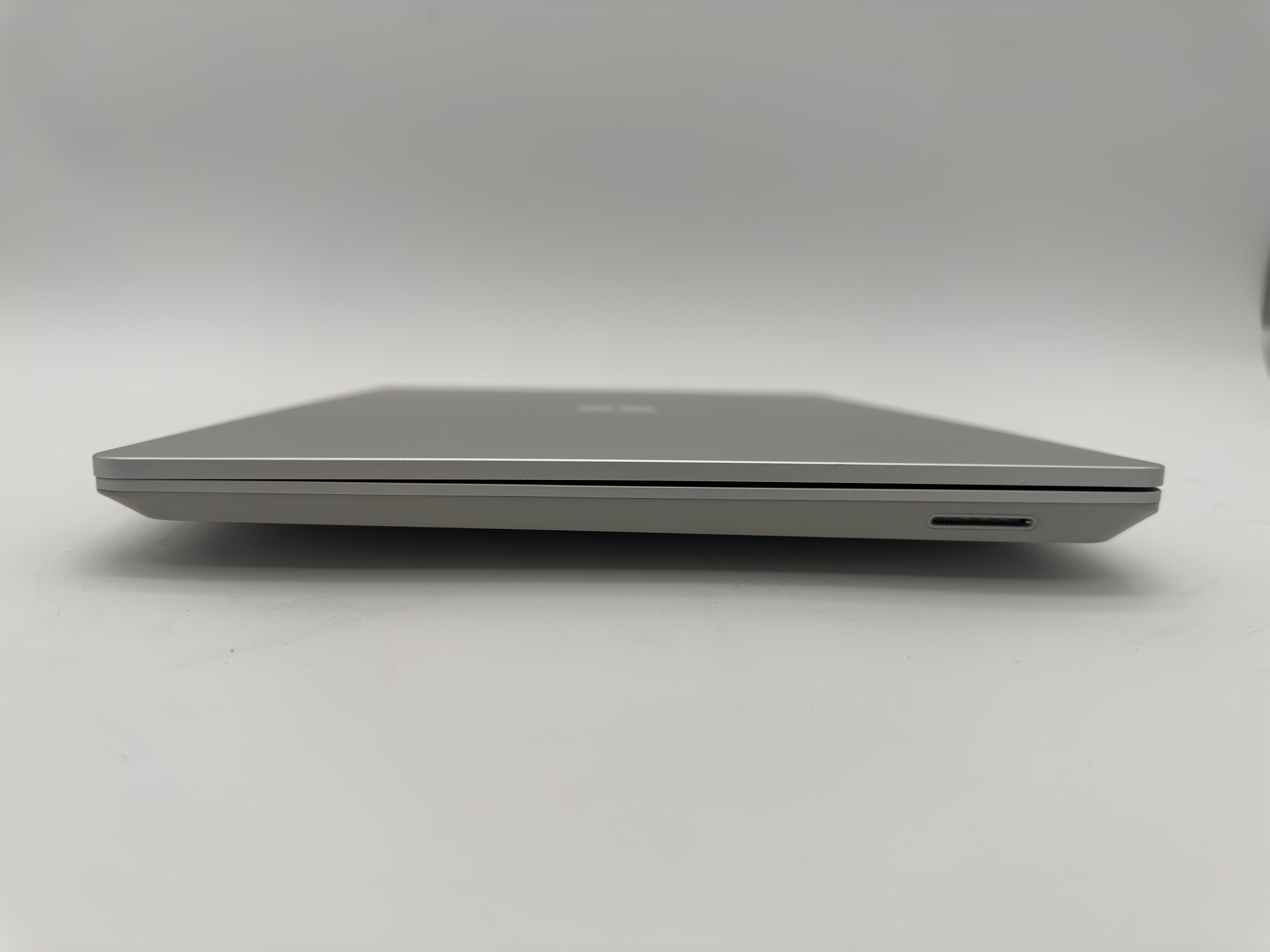 Microsoft Surface Go 2 2013 Core i5-1135G7@2.4GHz 8GB RAM 128GB 