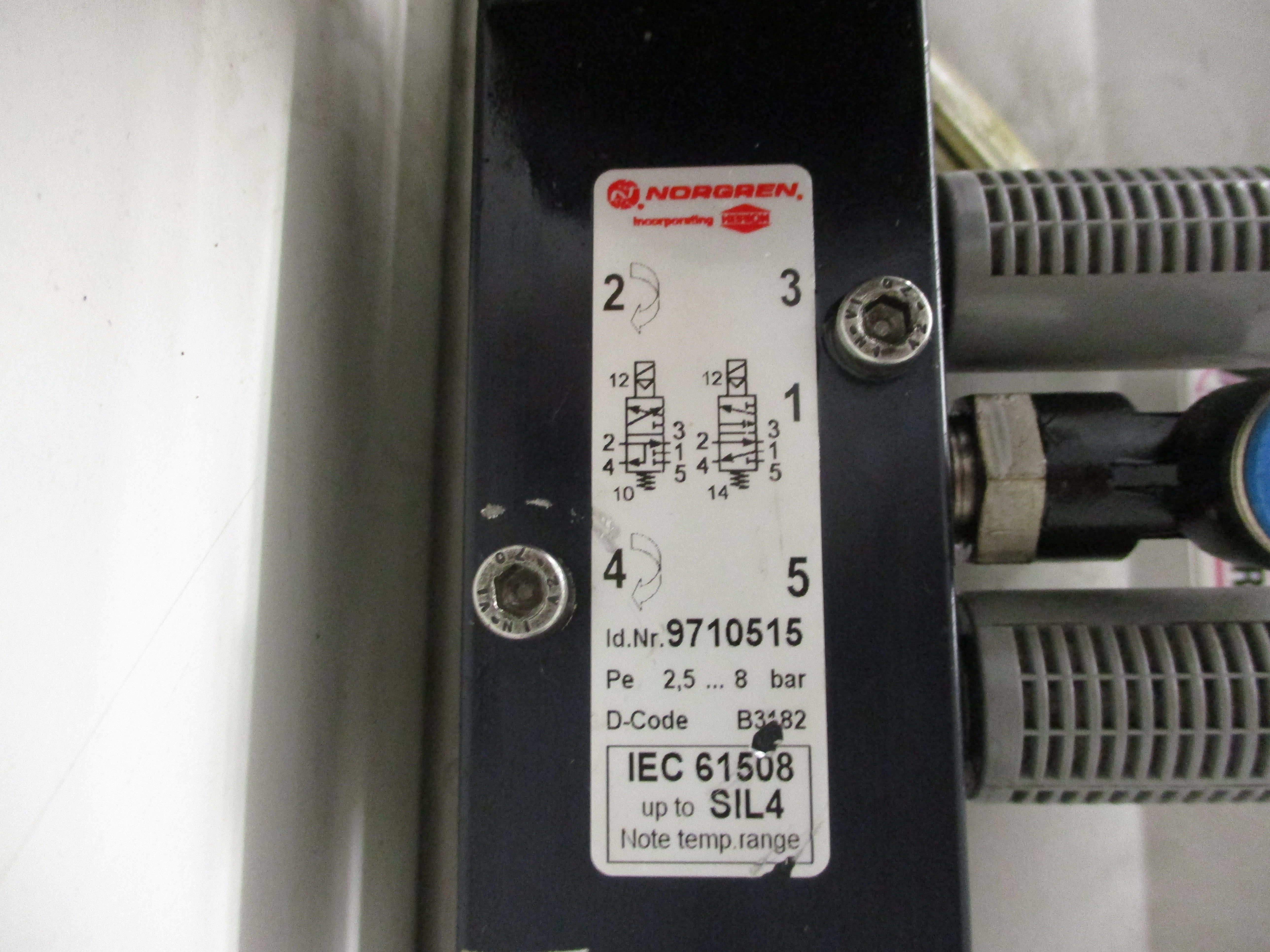 AIR TORQUE DR00220U / F07F10-N-DS-22 ACTUATOR w/NORGREN 9710515